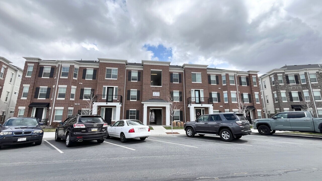 13062 S Keegan Dr in Herriman, UT - Building Photo