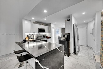 18578 Woodstream Dr in Boca Raton, FL - Building Photo - Building Photo