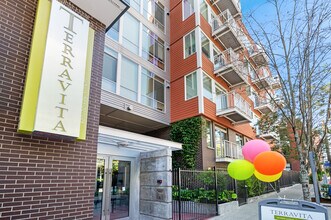 Terravita Luxury Residences in Seattle, WA - Building Photo - Building Photo