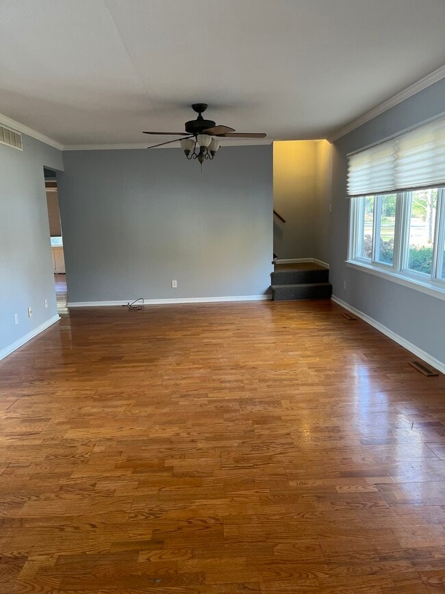 587 Front St in Lisle, IL - Building Photo - Building Photo