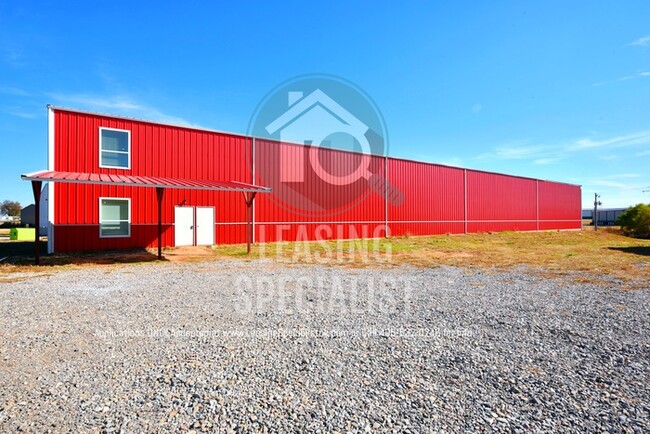 9060 US-77 in Noble, OK - Building Photo - Building Photo