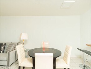 499 Forest Lakes Blvd in Naples, FL - Building Photo - Building Photo
