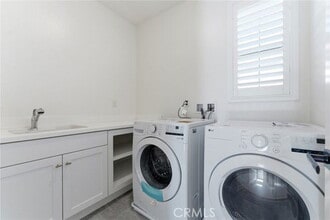 137 Halo in Irvine, CA - Building Photo - Building Photo