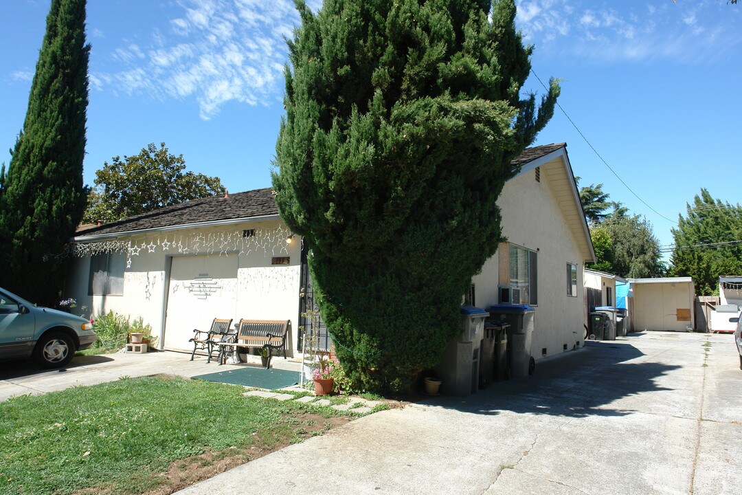 799 Nevin Way in San Jose, CA - Foto de edificio