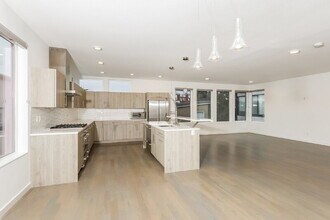 824 NW 53rd St in Seattle, WA - Building Photo - Building Photo