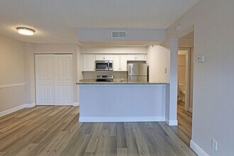 5329 Summerlin Rd in Ft. Myers, FL - Building Photo - Building Photo