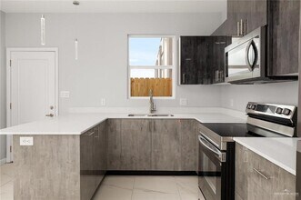 3531 S Dominique Dr-Unit -4 in Pharr, TX - Building Photo - Building Photo