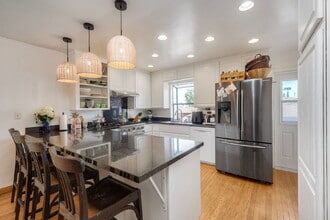 1166 Agate St in San Diego, CA - Foto de edificio - Building Photo