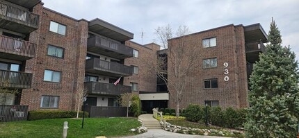 930 Taylor Dr in Gurnee, IL - Building Photo - Building Photo