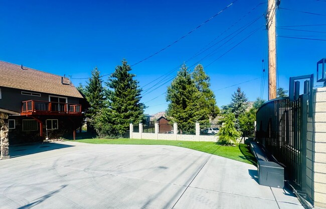 property at 5542 Easter Dr