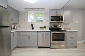 41 Beechwood Dr in Peterborough, ON - Building Photo - Building Photo