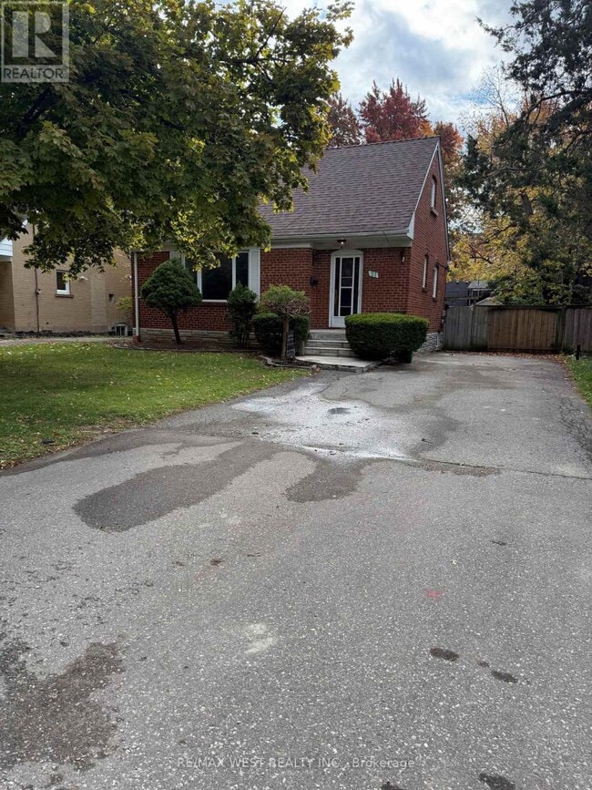 21 Woodward Ave in Markham, ON - Building Photo - Building Photo