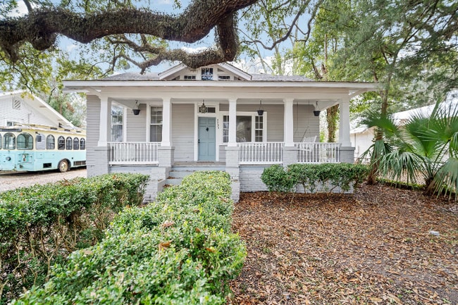 property at 1153 Caroline Ave