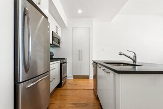4 Beacon Way in Jersey City, NJ - Building Photo - Building Photo