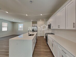 10367 Bee Balm St in Las Vegas, NV - Building Photo - Building Photo