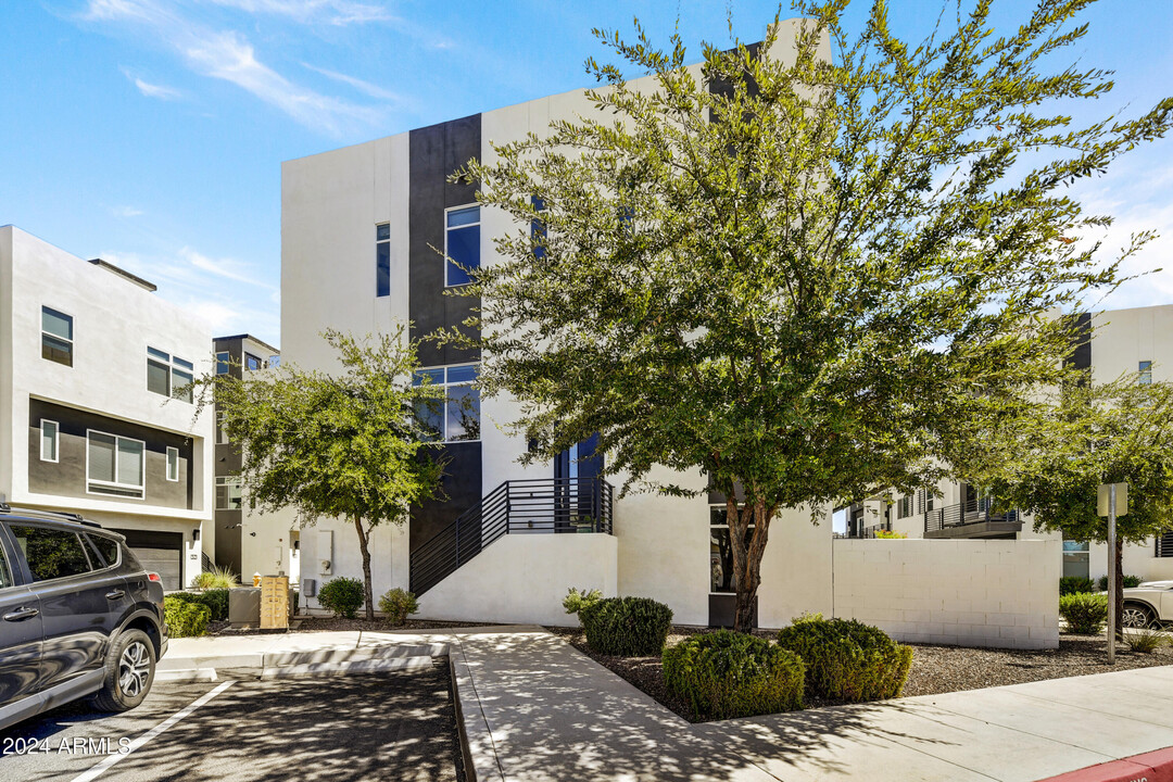 1717 E Morten Ave in Phoenix, AZ - Foto de edificio