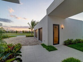 16539 Botaniko Dr N in Weston, FL - Foto de edificio - Building Photo
