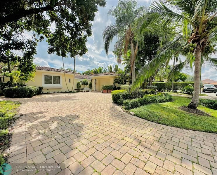 3220 Oleander Way in Pompano Beach, FL - Building Photo