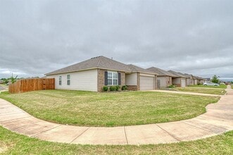 1325 Quartz Pl in Noble, OK - Building Photo - Building Photo