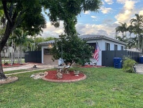 189 Glendale Dr in Miami Springs, FL - Foto de edificio - Building Photo