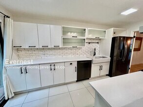 8740 Roswell Rd in Sandy Springs, GA - Building Photo - Building Photo