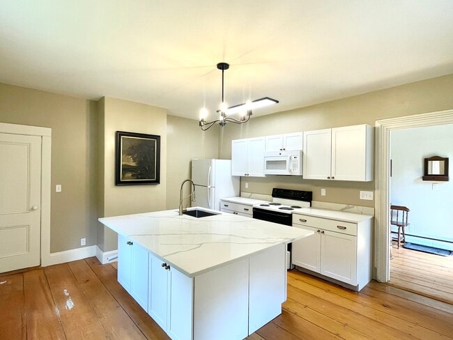 35 Cumberland St, Unit 2