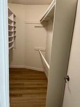 5400 Newcastle Ave, Unit 68 in Los Angeles, CA - Building Photo - Building Photo