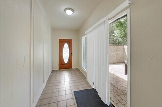 52 Greentree Ln in Panorama Village, TX - Building Photo - Building Photo