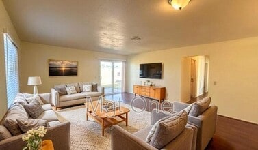 24382 Delphinium Ave in Moreno Valley, CA - Building Photo - Building Photo