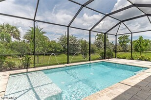 14586 Tropical Dr in Naples, FL - Building Photo