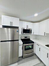 888 NW 104th St in Miami, FL - Building Photo - Building Photo