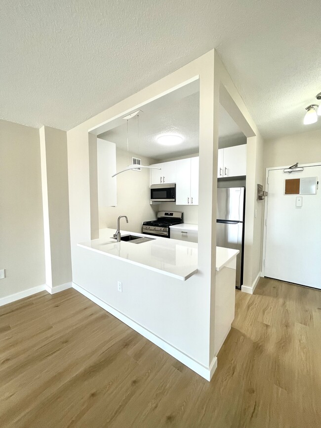 4141 N Henderson Rd, Unit 720