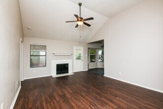 629 Ozark Ave in Burleson, TX - Building Photo - Building Photo