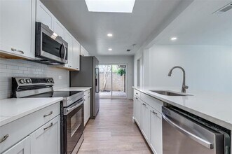 12617 Montfort Dr in Dallas, TX - Building Photo - Building Photo