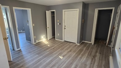 384 S 6th St in Newark, NJ - Building Photo - Building Photo