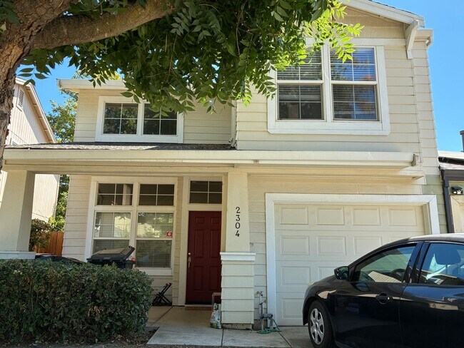 2304 Halsey Cir in Davis, CA - Building Photo - Building Photo
