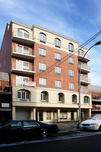 14449 Barclay Ave in Flushing, NY - Foto de edificio - Building Photo