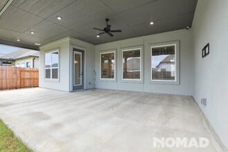 17312 Autumn Falls Dr in Manor, TX - Foto de edificio - Building Photo