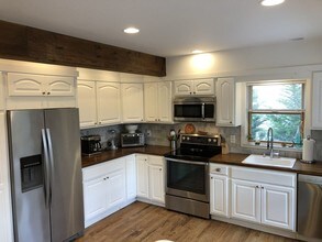 30 Point Breeze Dr in Rocky Point, NY - Building Photo - Building Photo