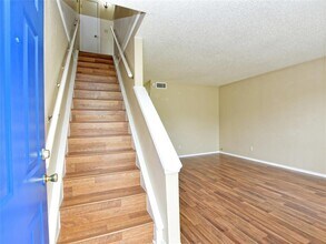 116 Hillside Dr in Elgin, TX - Building Photo - Building Photo
