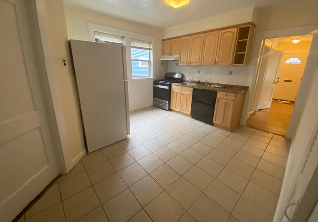 35 Rose St, Unit 1