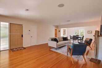 5620 Alhambra Cir in Coral Gables, FL - Building Photo - Building Photo