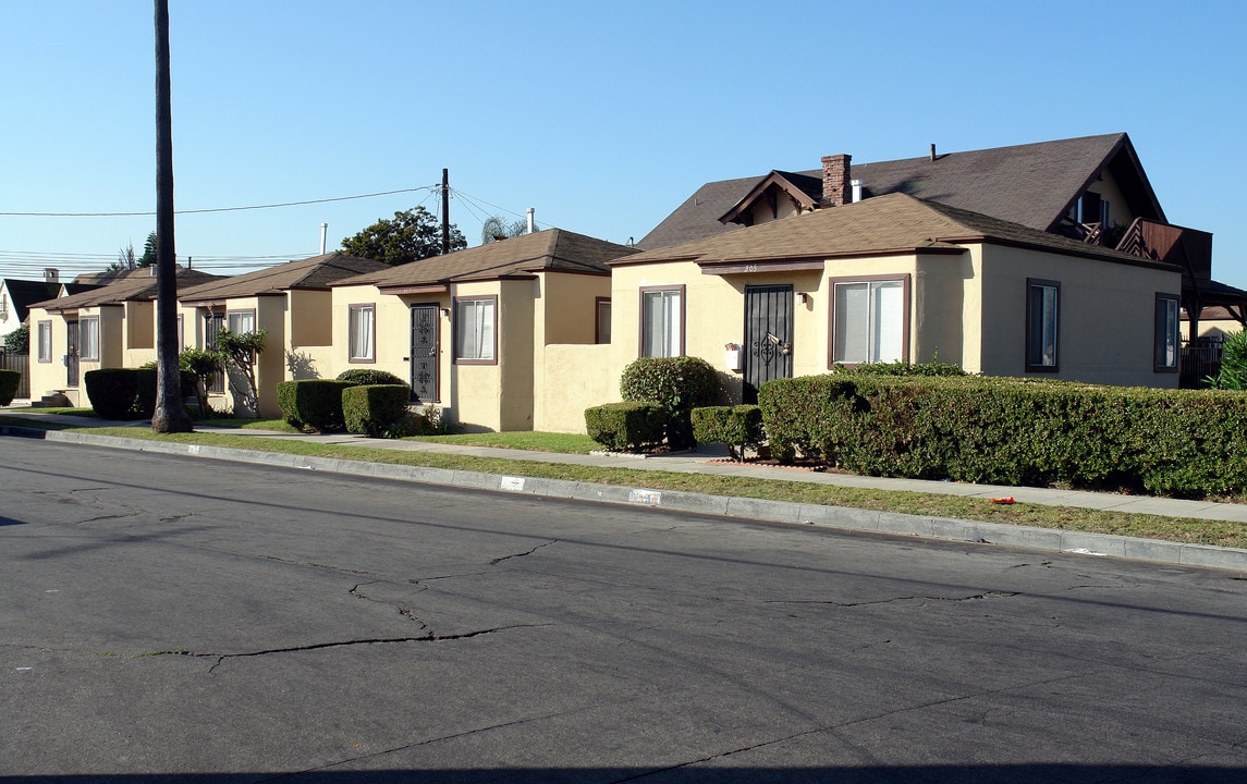 502 W Olive St in Inglewood, CA - Foto de edificio