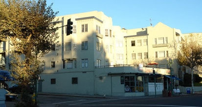 Grandpark View Apartments in Oakland, CA - Building Photo - Building Photo