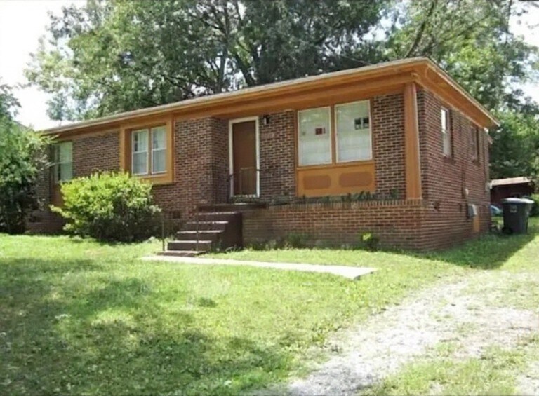 1507 Woodbriar Ave in Greensboro, NC - Building Photo