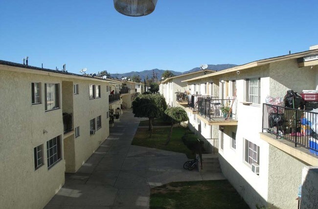 Loma Vista Apartments photo'