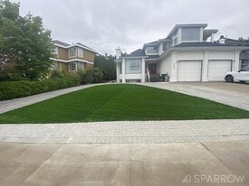 2635 Sandstone Cres in Coquitlam, BC - Building Photo