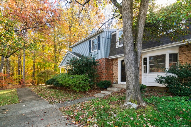 8653 Bent Arrow Ct in Springfield, VA - Building Photo - Building Photo