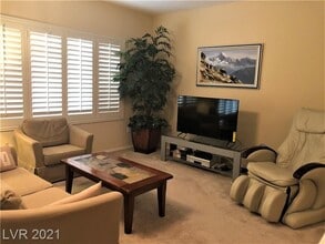 2150 Waterton Rivers Dr in Henderson, NV - Foto de edificio - Building Photo