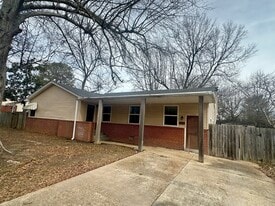 708 Vassar Dr in Tupelo, MS - Building Photo
